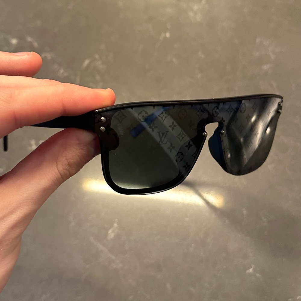 Louis Vuitton Waimea sunglasses